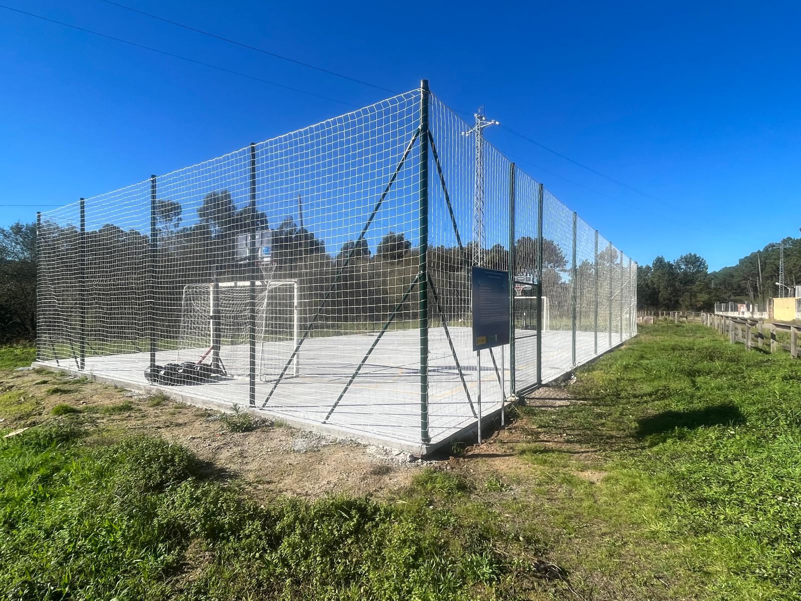 Neste momento estás a ver Proxecto de Mellora Social con Pista Multideportiva en la Parroquia de Meirol